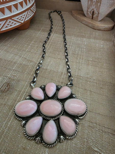 ELOUISE KEE PINK CONCH SHELL CLUSTER NECKLACE