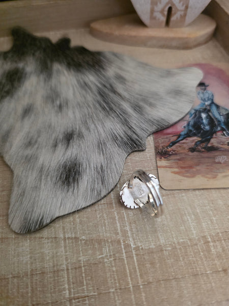 PEGGY SKEETS KINGMAN TURQUOISE STONE RING