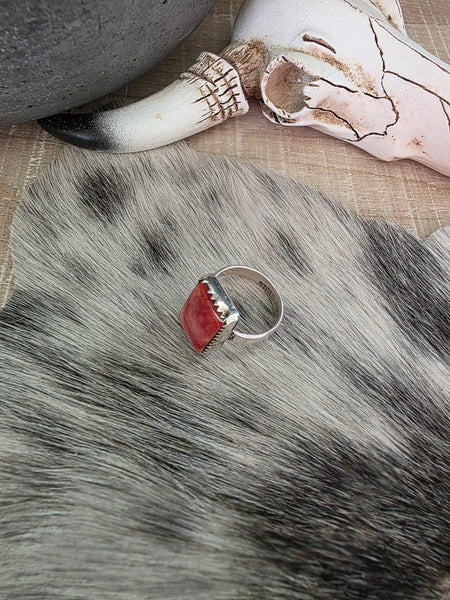DAVID WILLIE RED SPINY OYSTER RING