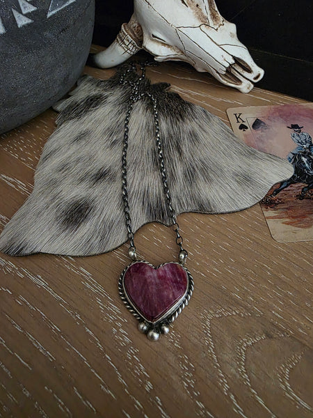 CHASSITY BELONE SPINY OYSTER STONE HEART NECKLACE