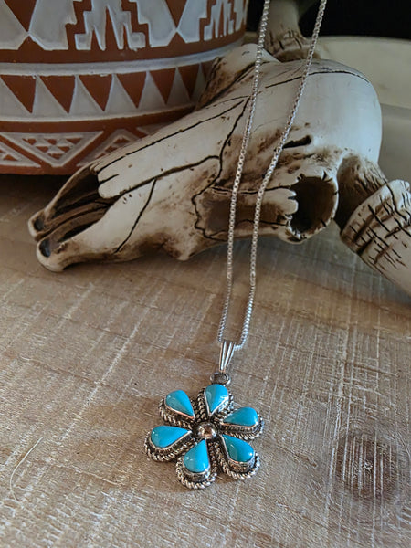 GINA DOSEDO FLOWER PENDANT