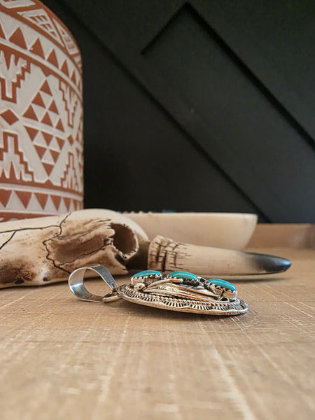 BETTY BEGAYE THREE TURQUOISE STONE OVAL PENDANT