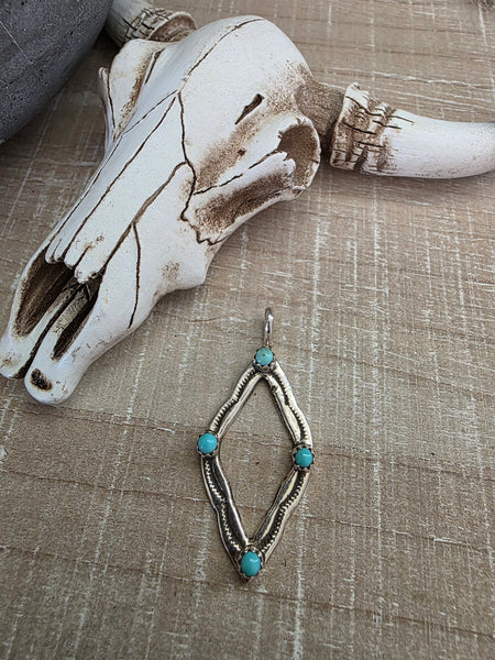 BERNICE NELSON TURQUOISE STONES PENDANT