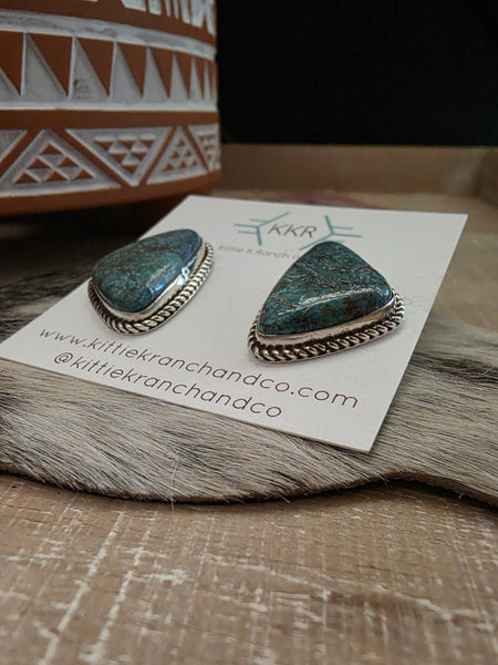 PUNCHY TURQUOISE STUD EARRINGS