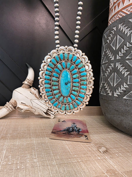 JUSPERT WILSON XL OVAL PENDANT PIN