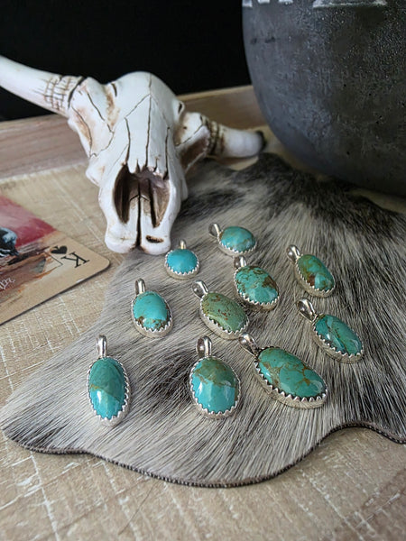 DOROTHY YAZZIE EMERALD VALLEY TURQUOISE PENDANT