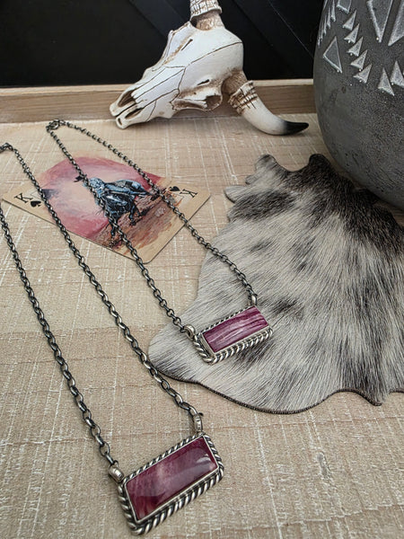 THE C BELONE LITTLE PURPLE SPINY OYSTER BAR NECKLACE