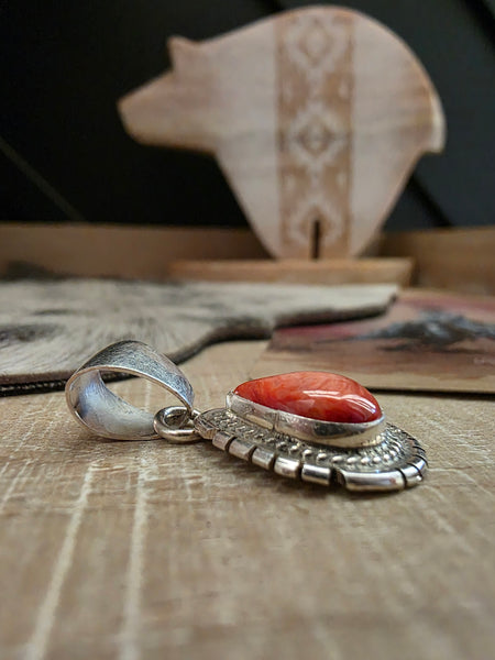 PEGGY SKEETS SPINY OYSTER PENDANT