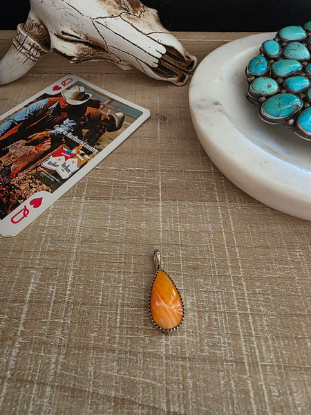 JAMISON KEE SPINY OYSTER TEARDROP PENDANT