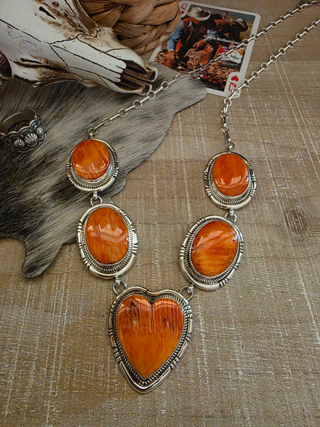 RENELL CHACO SPINY OYSTER HEART LARIAT NECKLACE
