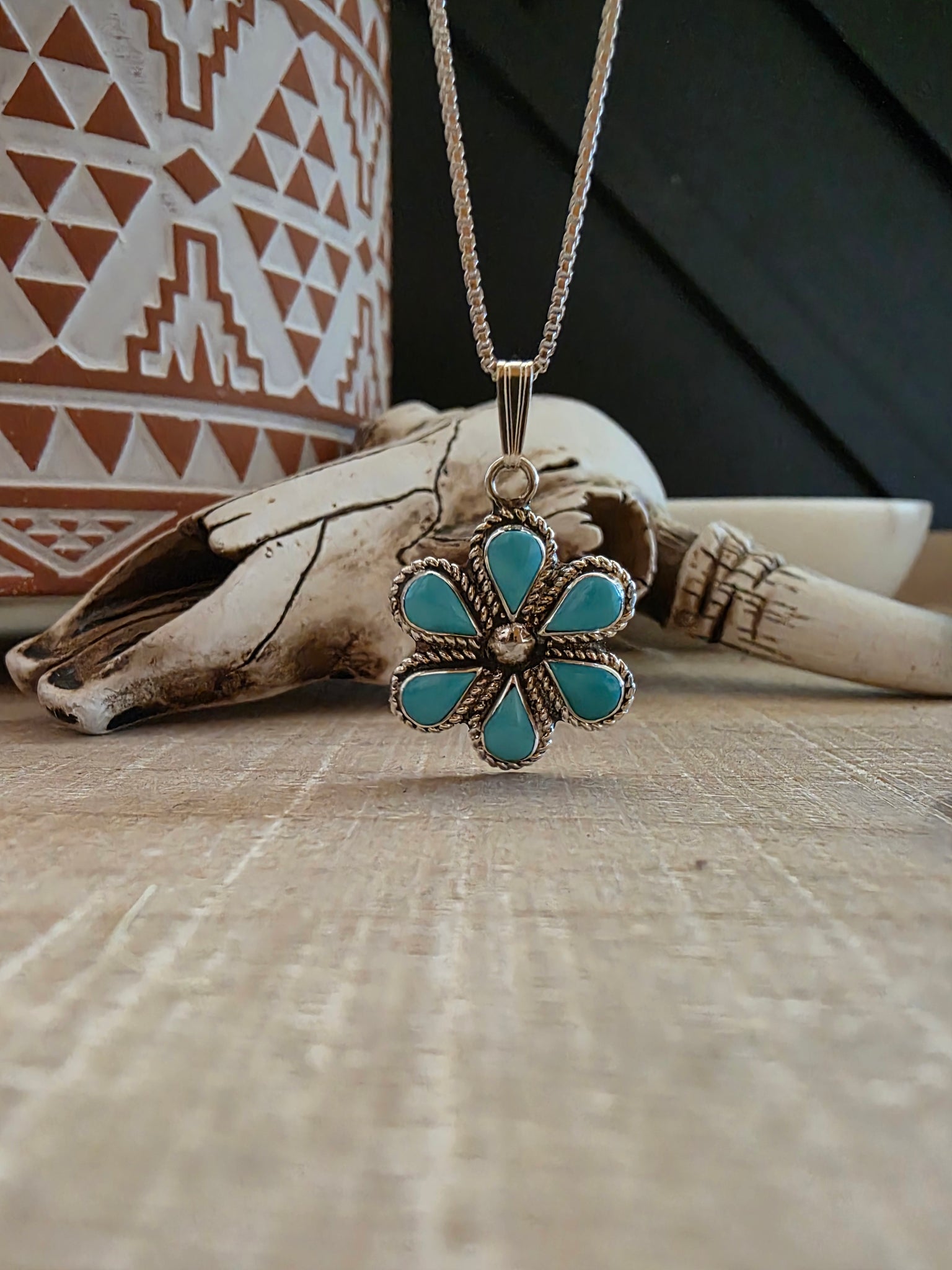 GINA DOSEDO FLOWER PENDANT