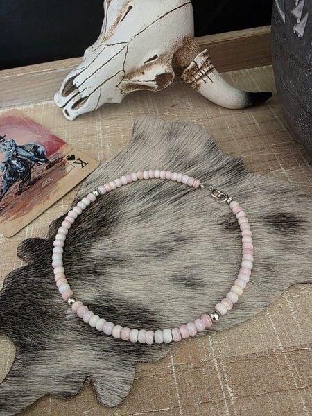 GERALD BENALLY PINK CONCH SHELL AND STERLING SILVER BEADED BRACELET