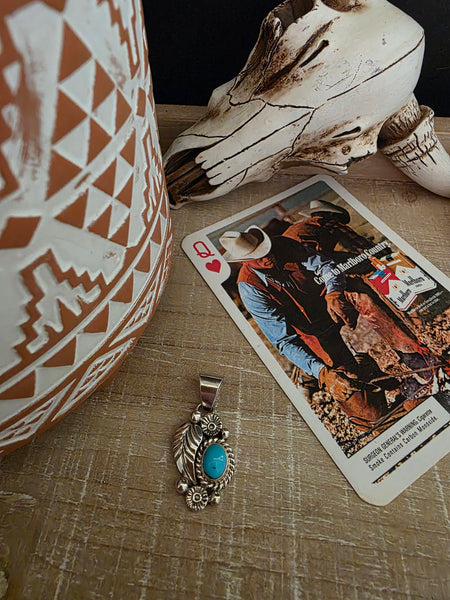 ELLA LINKIN FEATHER PENDANT