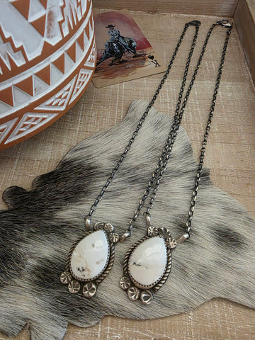 VIRGINIA HINIO WHITE BUFFALO NECKLACE