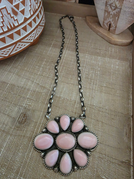 ELOUISE KEE PINK CONCH SHELL CLUSTER NECKLACE