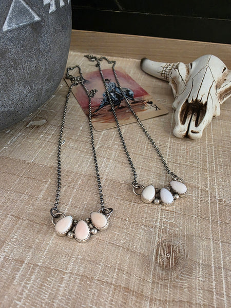 MAXINE RAMIREZ SMALL PINK CONCH CLUSTER NECKLACE