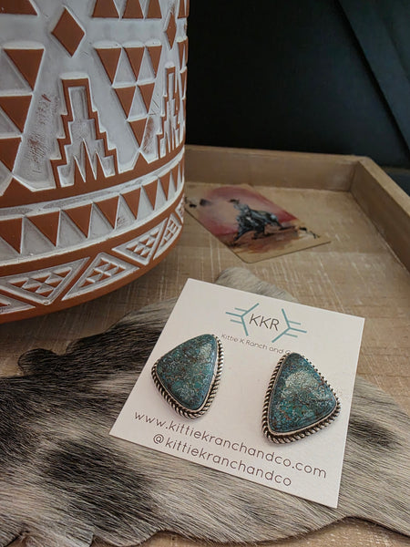 PUNCHY TURQUOISE STUD EARRINGS