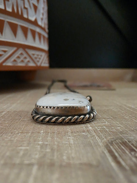 JUANITA MCDONAL NAVAJO WHITE BUFFALO NECKLACE