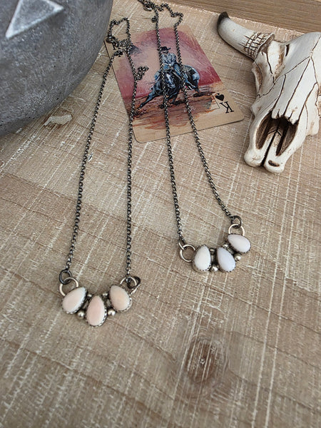 MAXINE RAMIREZ SMALL PINK CONCH CLUSTER NECKLACE