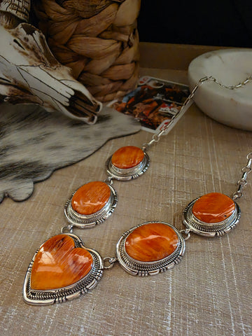 RENELL CHACO SPINY OYSTER HEART LARIAT NECKLACE