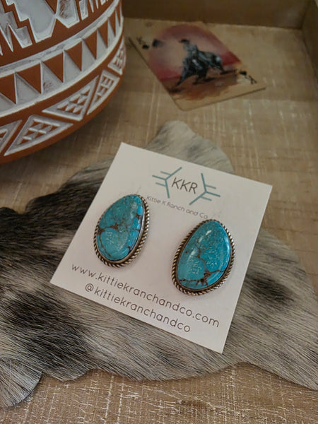 PUNCHY TURQUOISE STUD EARRINGS