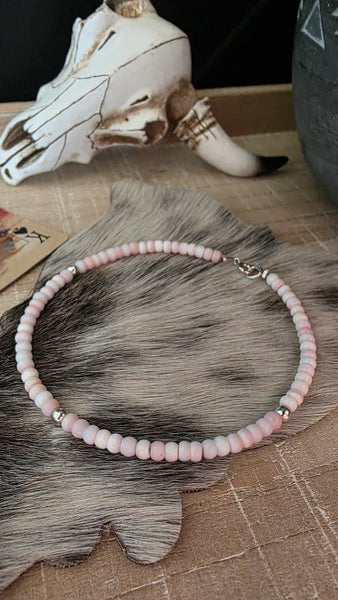 GERALD BENALLY PINK CONCH SHELL AND STERLING SILVER BEADED BRACELET