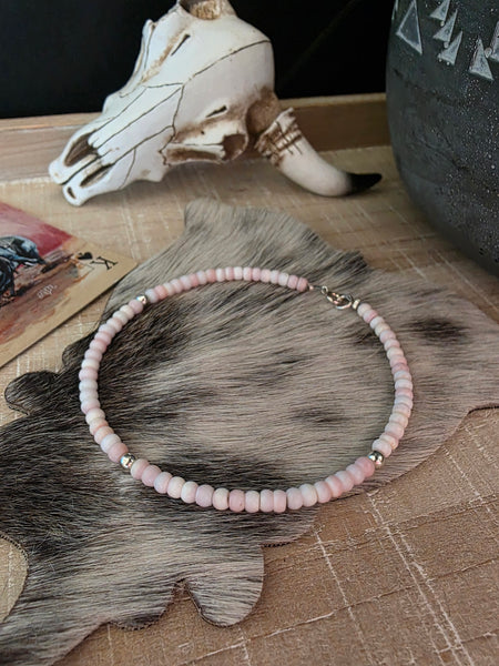 GERALD BENALLY PINK CONCH SHELL AND STERLING SILVER BEADED BRACELET