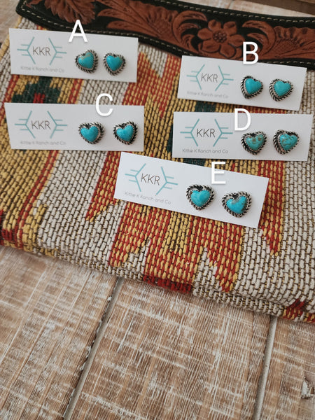 KINGMAN TURQUOISE HEART STUD EARRINGS