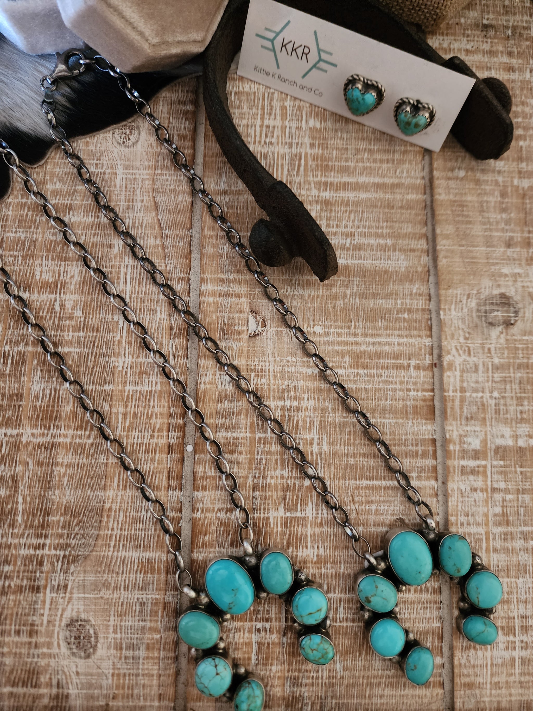 AUGUSTINE LARGO KINGMAN TURQUOISE NAJA NECKLACE – Kittie K AUGUSTINE LARGO KINGMAN TURQUOISE NAJA NECKLACE – Kittie K